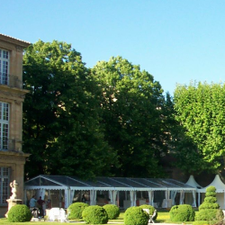 Textiles et revetements de sols ignifuges